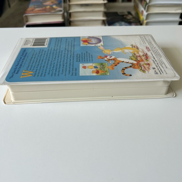 Disney Special Edition The Many Adventures of Winnie the Pooh VHS Tape (7074) - Picture 6 of 7